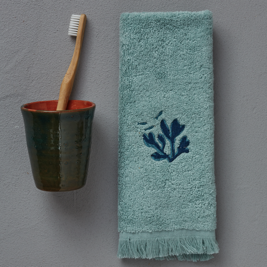 Éponge brodée Contre-courants Eau turquoise - Serviette invitée 30x50 - Sylvie Thiriez