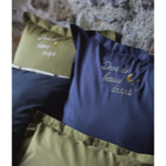 Taie d'oreiller brodée Dans de beaux draps Pierre bleue - Sylvie Thiriez