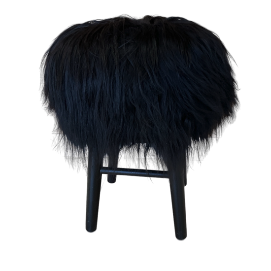 Tabouret chêne noir et peau de mouton Islandais noir