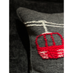 Coussin en laine gris - Télécabines rouge - 50x50