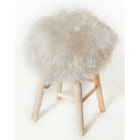 Tabouret pieds hêtre h50  mouton Islandais blanc