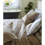 Housse de couette brodée Au coeur de la vallée Taupe - Sylvie Thiriez